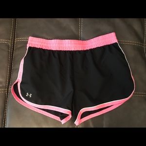 Women’s UA Shorts - Medium